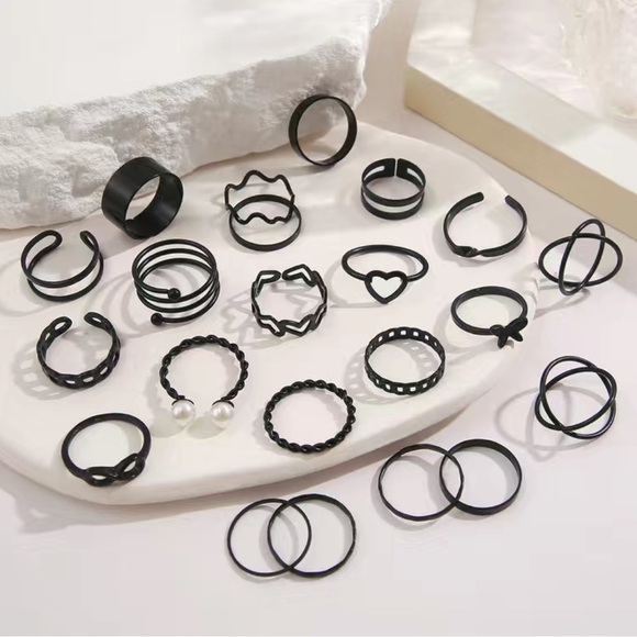 Black Butterfly Love Minimalist Ring Set 22pc - Picture 3 of 3